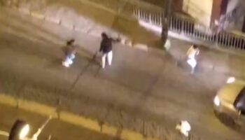 istanbulda polisin kovaladigi torbaci yorulunca yakalandi 1qt6AWep