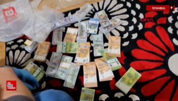 istanbulda sahte 112 bin euro ve 160 bin dolar ele gecirildi ONikljnr