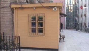 istanbulda supheli iki kisiyi bicaklayip kendisine zarar verdi jKb5Mtjg