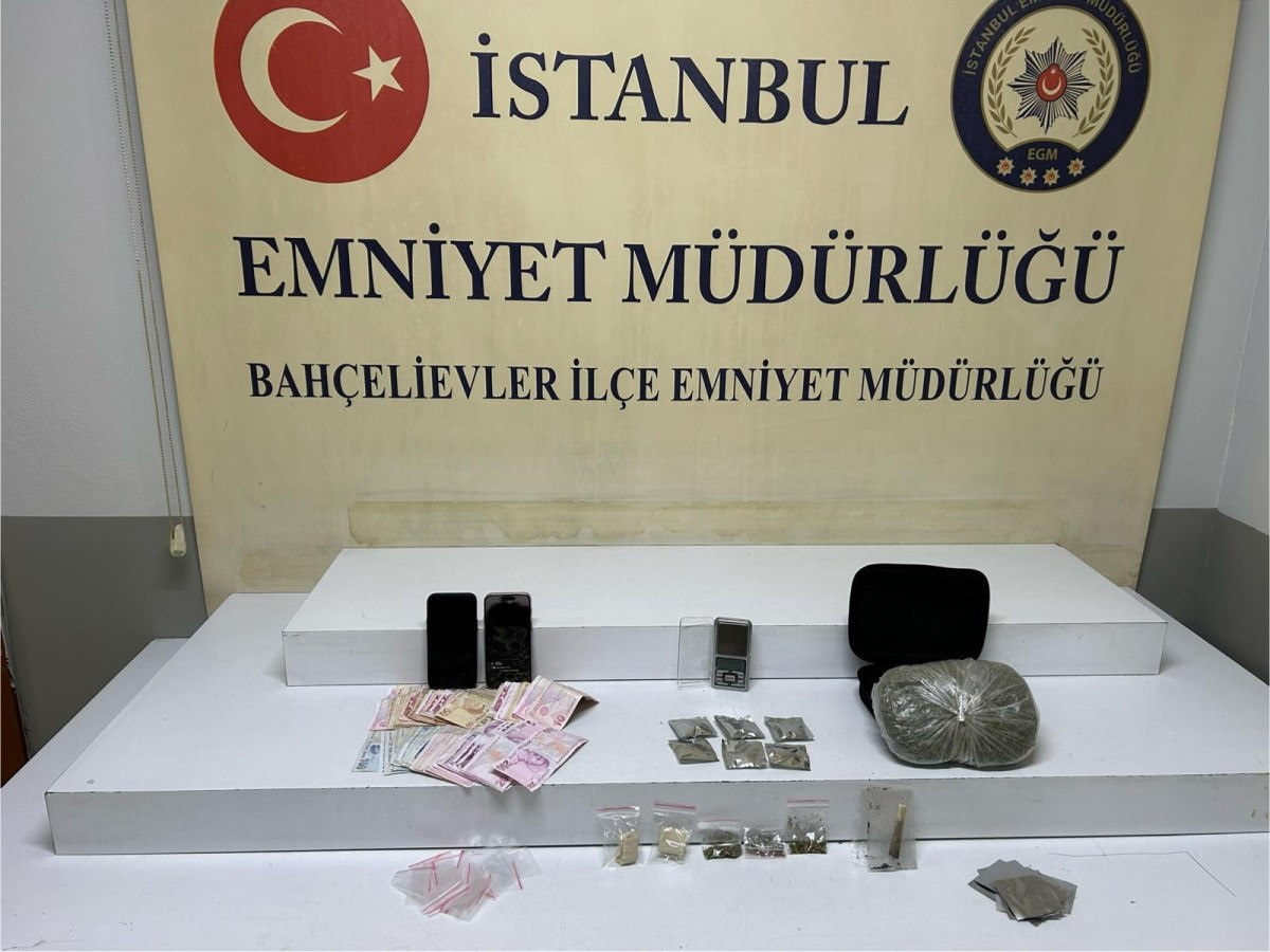 istanbulda taksicinin yakalattigi torbacilar polislere saldirdi 1 PEzdXFnF