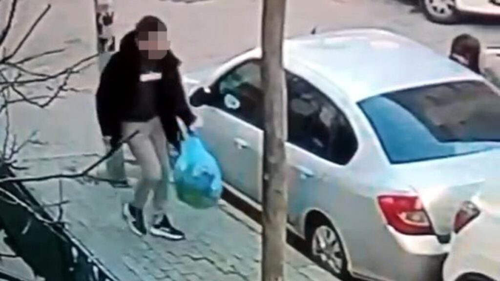 istanbulda yol kenarina cop birakan sahsa para cezasi SZiSMaE2