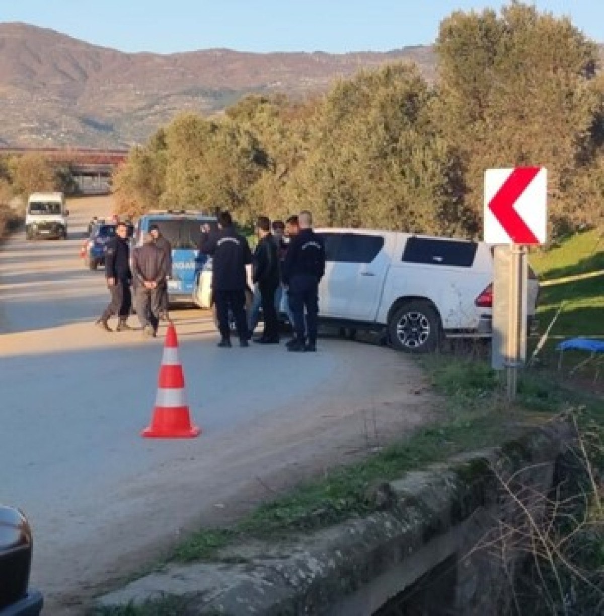 izmirde 3 tekerlekli motosiklet zeytin agacina carpti 2 kardes oldu 1 tQRGyvFw
