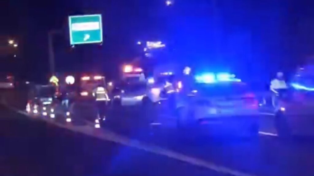 izmirde arizalanan aracini iterken otomobil carpti O65yzYvJ
