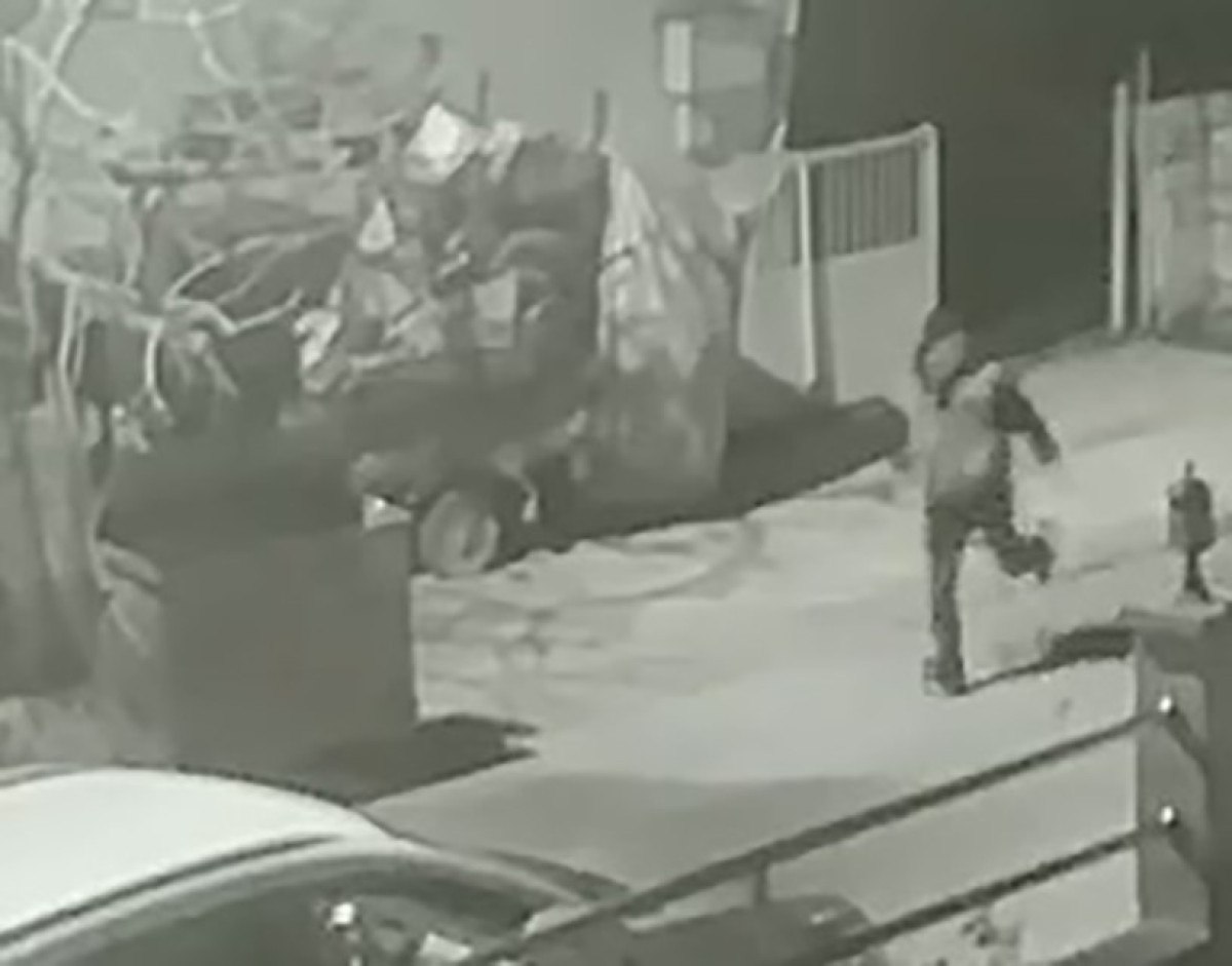 izmirde yatalak ve felcli kardeslerin evine giren hirsizlar yakalandi 0 wnXdGdvV