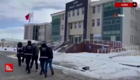 karsta uyusturucu operasyonu kuryelerin makatindan 59 parca cikti zZGelb73
