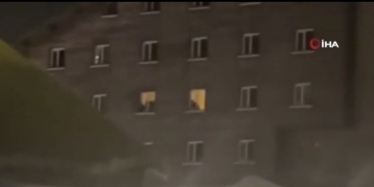 kartalkayada yangin felaketi otelden carsafla sarkarak kactilar 0 4CdbGgCF