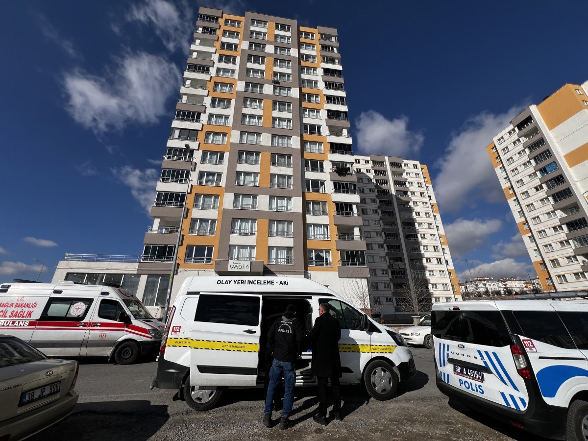 kayseride 7 yasindaki oglunu tabancayla vurdu 0 gyNwAUlG