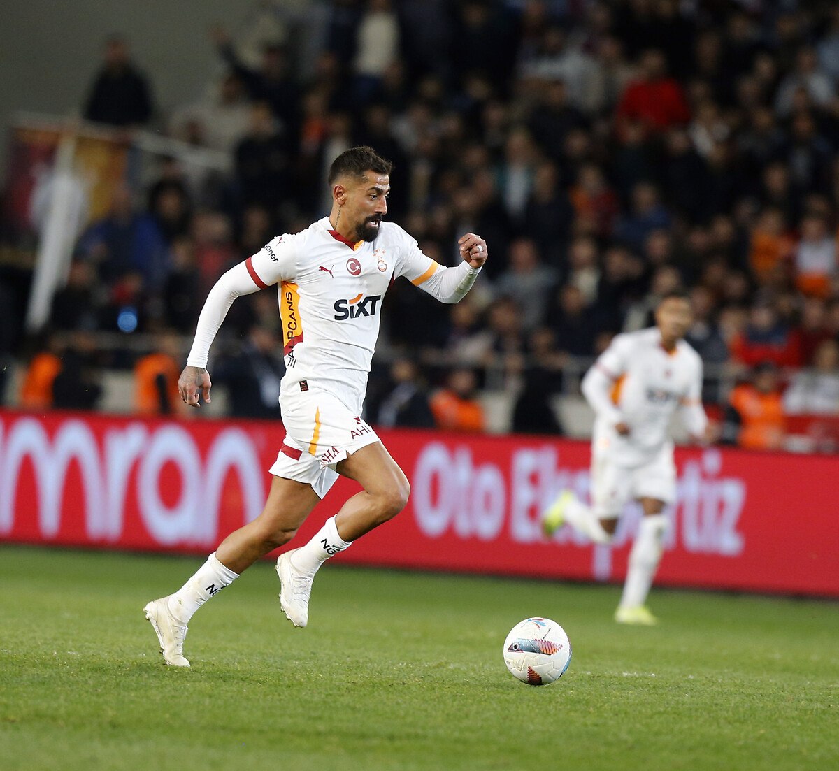 kerem demirbay galatasaraydan ayrilmayi dusunmuyorum 1 REbG3zKa