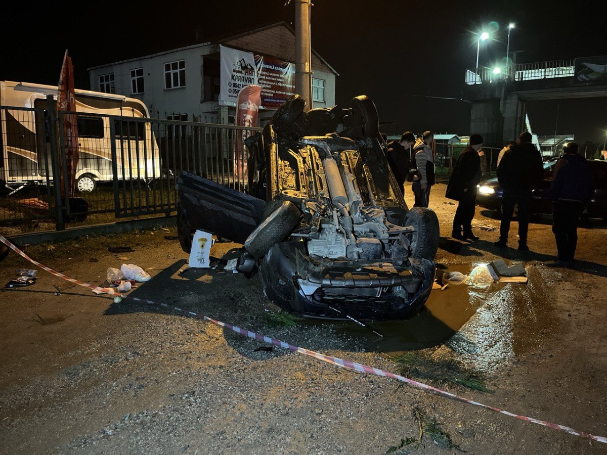 kocaelide tirin carptigi hafif ticari arac takla atti 3 yarali 1 sZI3pGpt