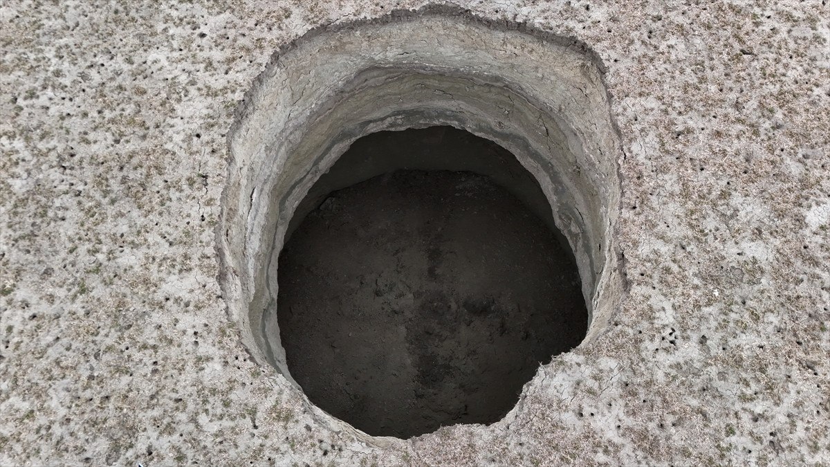 konyada 25 metre derinliginde obruk olustu 2 ZXGepHq5