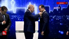 kursad zorlu ak partiye katildi vPctO9F3