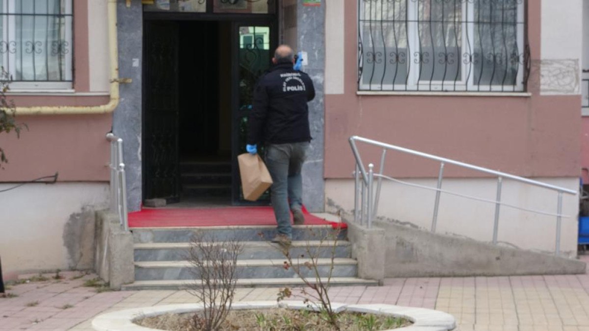 malatyada evinde kanlar icerisinde bulunan sahis oldu 0 S6fkZSGu