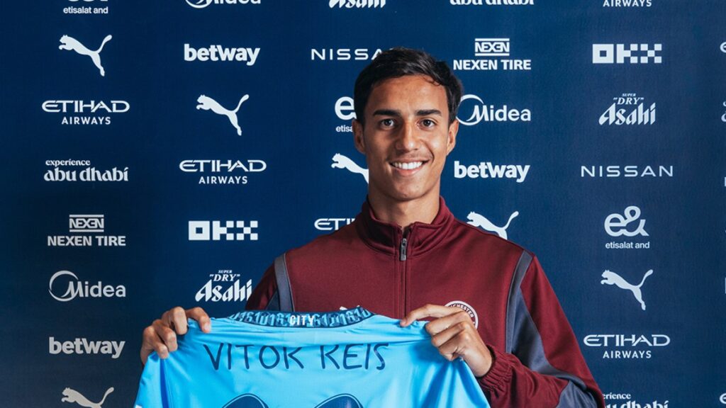 manchester city vitor reisi renklerine bagladi sxksZOlW