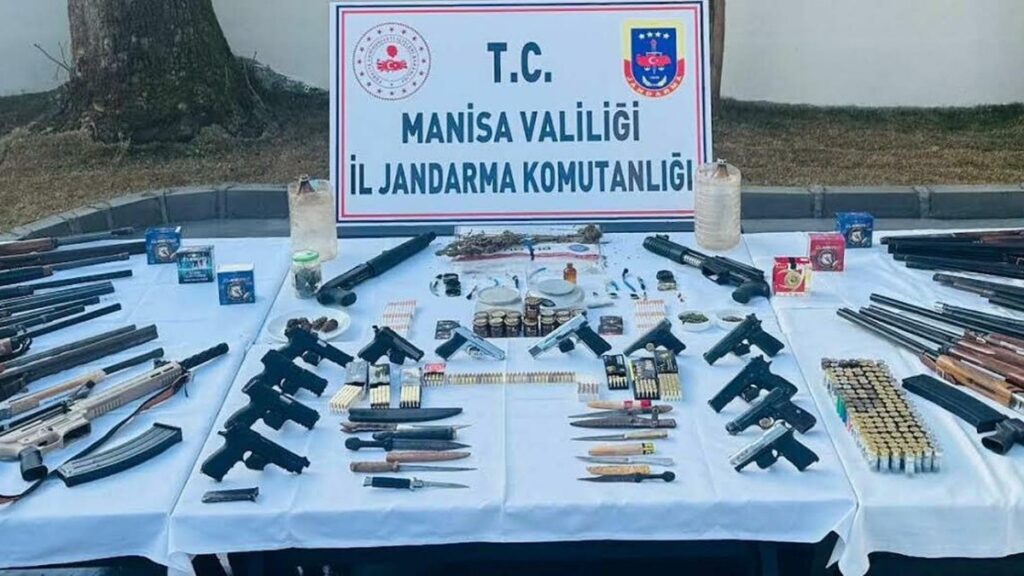 manisada asayis operasyonlari 44 gozalti 6PslgnNt