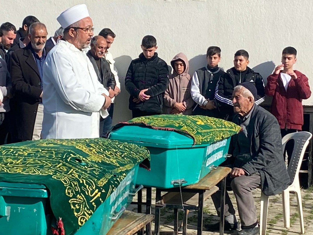 manisada su dolu cukurda olen kuzenler icin cenaze toreni duzenlendi 0 RefTpGhT