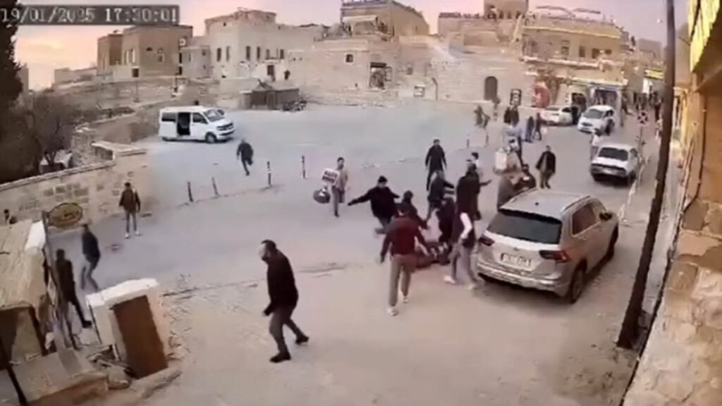 mardinde bicakli esnaf kavgasi 5SOYgP4i