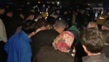 mersinde motosikletli gencin feci olumu herkes cenazenin kaldirilmasini izledi 4D5triNV