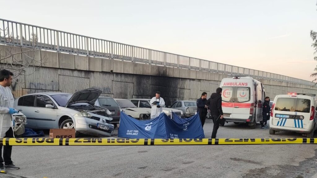 mersinde sokak ortasinda silahli kavga 1 olu G3iX2lk9