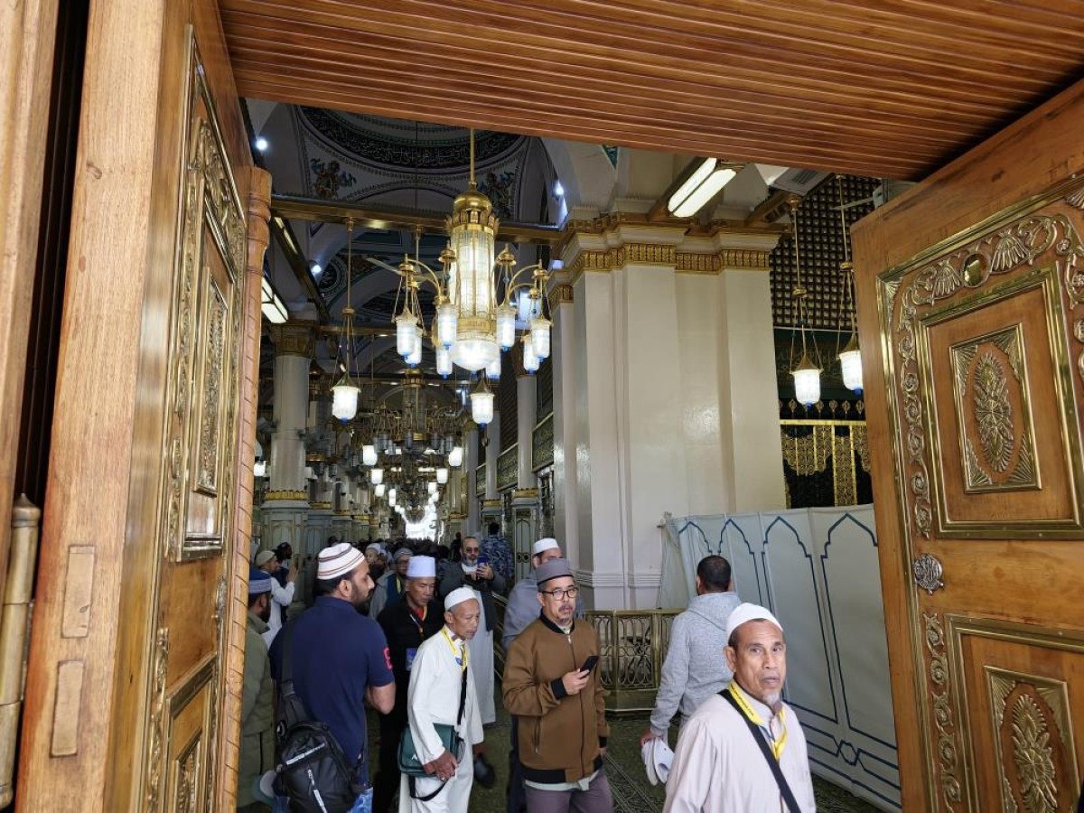 mescid i nebeviye ziyaretci akini binlerce musluman dua etti 1