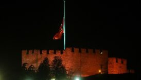 milli yas ilaninin ardindan turkiyede bayraklar yariya indirildi crU7OQhK