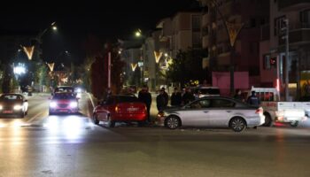 nevsehirde kirmizi isik ihlali kazaya neden oldu 2 yarali 9v6SUli9