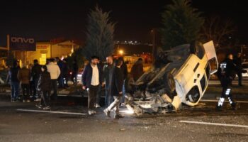 nevsehirde tirin captigi hafif ticari arac takla atti 2 yarali Rvje5Tv2