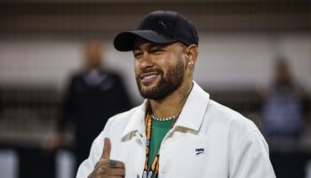 neymardan al hilale rest 65 milyon dolarimi odeyin YFxjnBYw