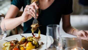 ogle yemegi ile aksam yemegi arasindaki ideal sure hesaplandi vri1sOBO