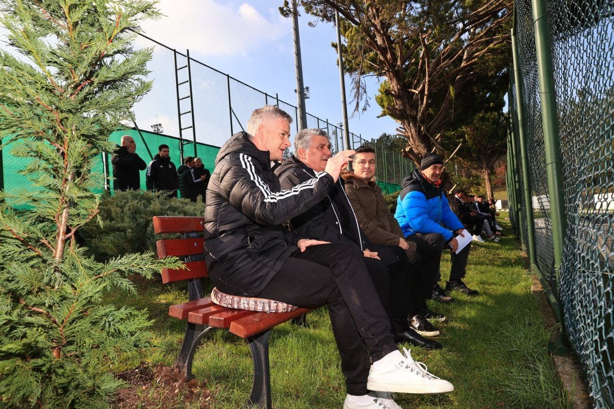ole gunnar solskjaer ve serdal adali u 19 macini izledi 2 c3GI2bAe