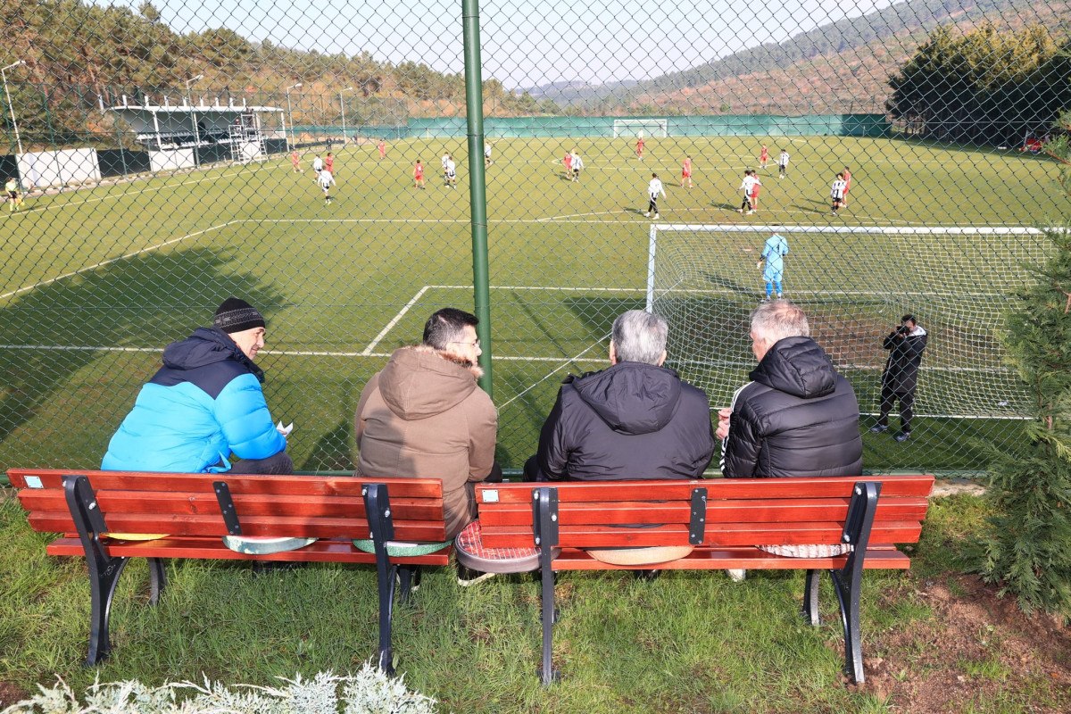 ole gunnar solskjaer ve serdal adali u 19 macini izledi 3 NAnd8fEu