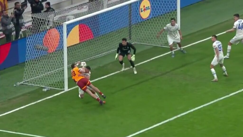 once kirmizi kart sonra penalti ali sami yende ilginc anlar IWhv3vvi