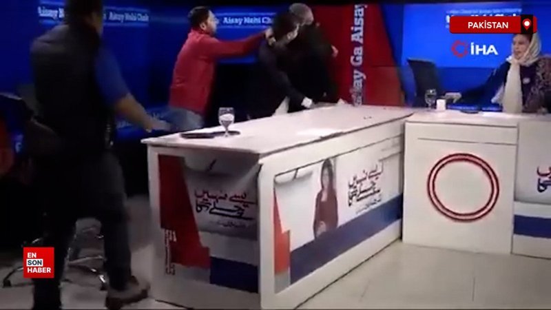 pakistanda canli yayinda kavga pWtUUTDd