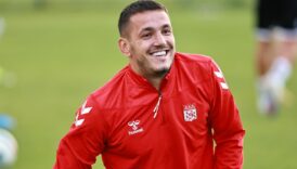 rey manajdan sivasli cocuklara jest YNhVDrNT