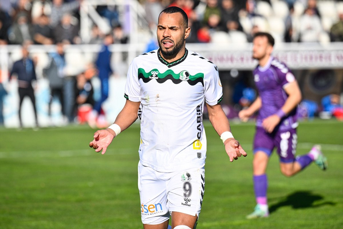 sakaryaspor ankara keciorengucunu maglup etti 0 RCJldj4u