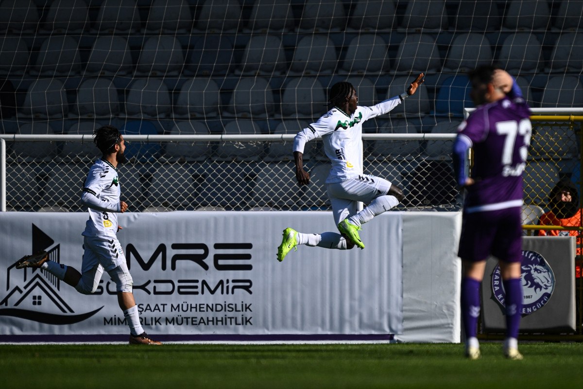 sakaryaspor ankara keciorengucunu maglup etti 3 AcAOS813