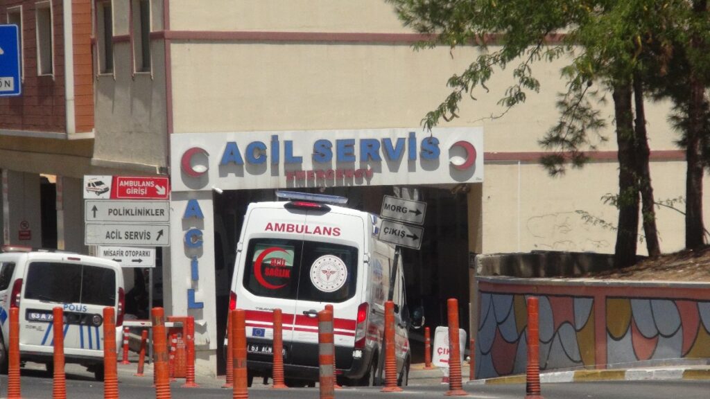 sanliurfada ambulansin carptigi cocuk can verdi rsapDy8x