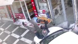 sanliurfada kaza yaparak savrulan otomobilin carptigi baba ve oglu yaralandi xVNi45k4