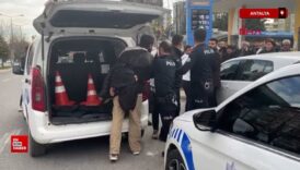 sanliurfada yol kesen bicakli supheliyi cevredekiler etkisiz hale getirdi 9rTdjdy9