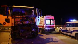 sivasta yolcu otobusu ile cop kamyonu carpisti 4 yarali 2baKJJpC