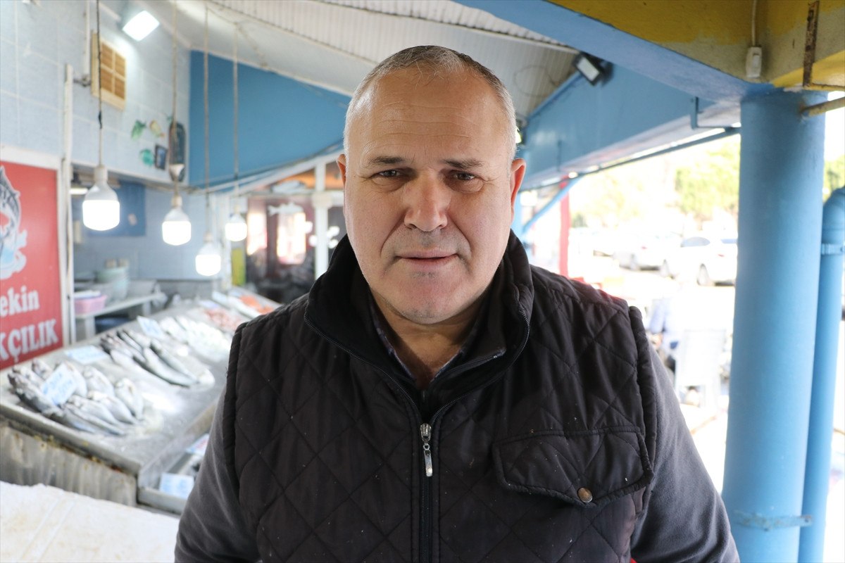 tekirdagda tezgahlarin gozdesi hamsi ve cinekop 3 ljkMGads