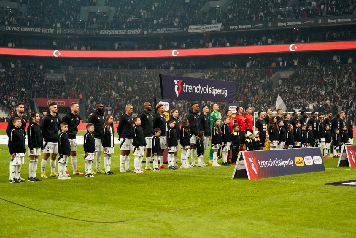 trafik kazasinda hayatini kaybeden samsunspor heyeti unutulmadi 3 OBCInbNR