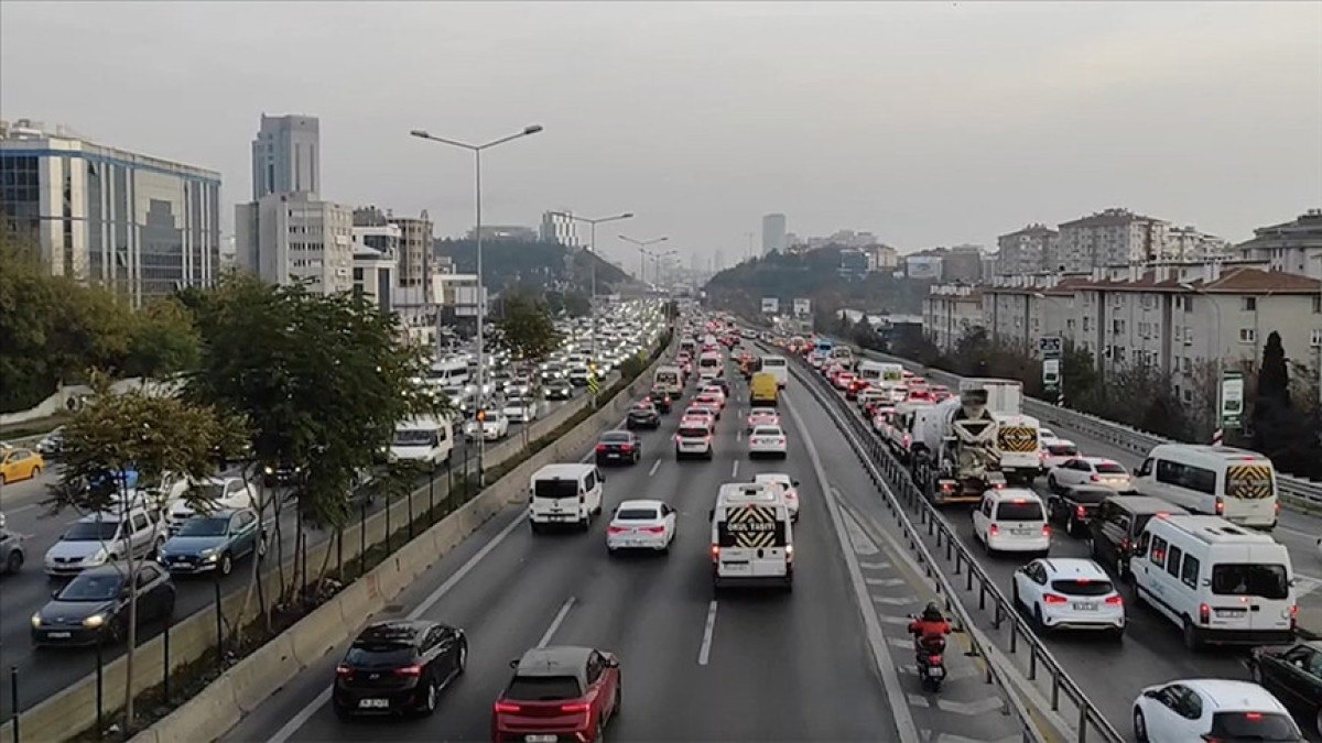 turkiyede 2024 yilinda 26 milyon adet tasitin trafige kaydi yapildi 1 4rQTJUna