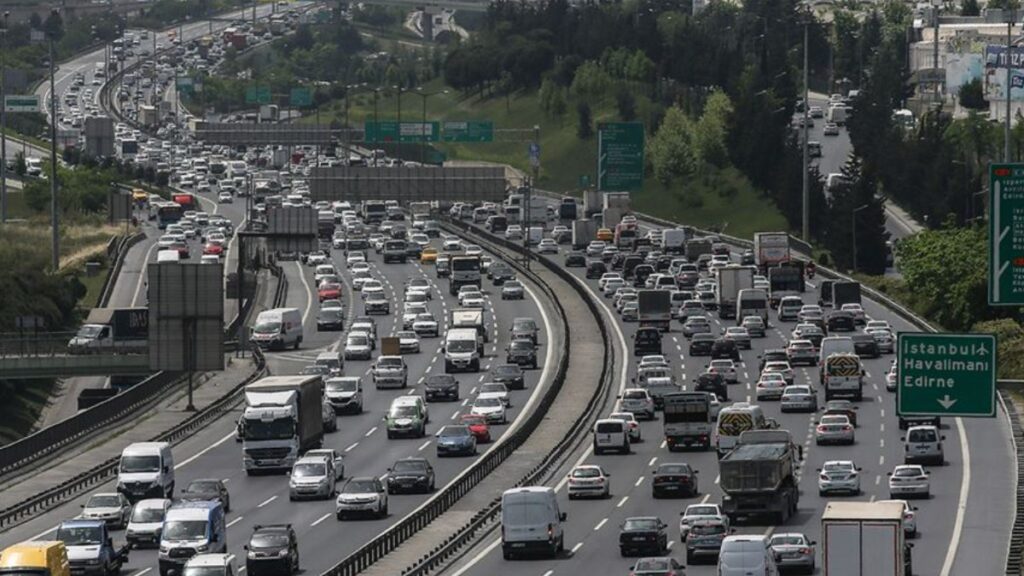 turkiyede 2024 yilinda 26 milyon adet tasitin trafige kaydi yapildi rJa6PIE7