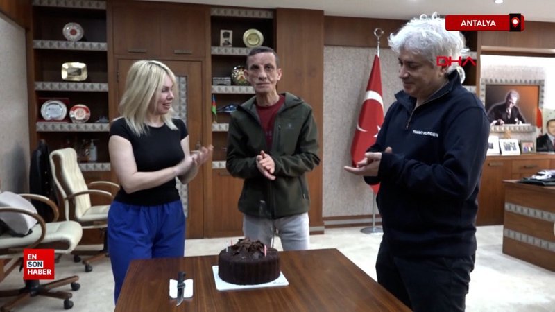 Türkiye'de ilk yüz nakli yapılan Uğur Acar'dan duygusal görüşme 1 turkiyede ilk yuz nakli yapilan ugur acardan duygusal gorusme 9U4YTMgL