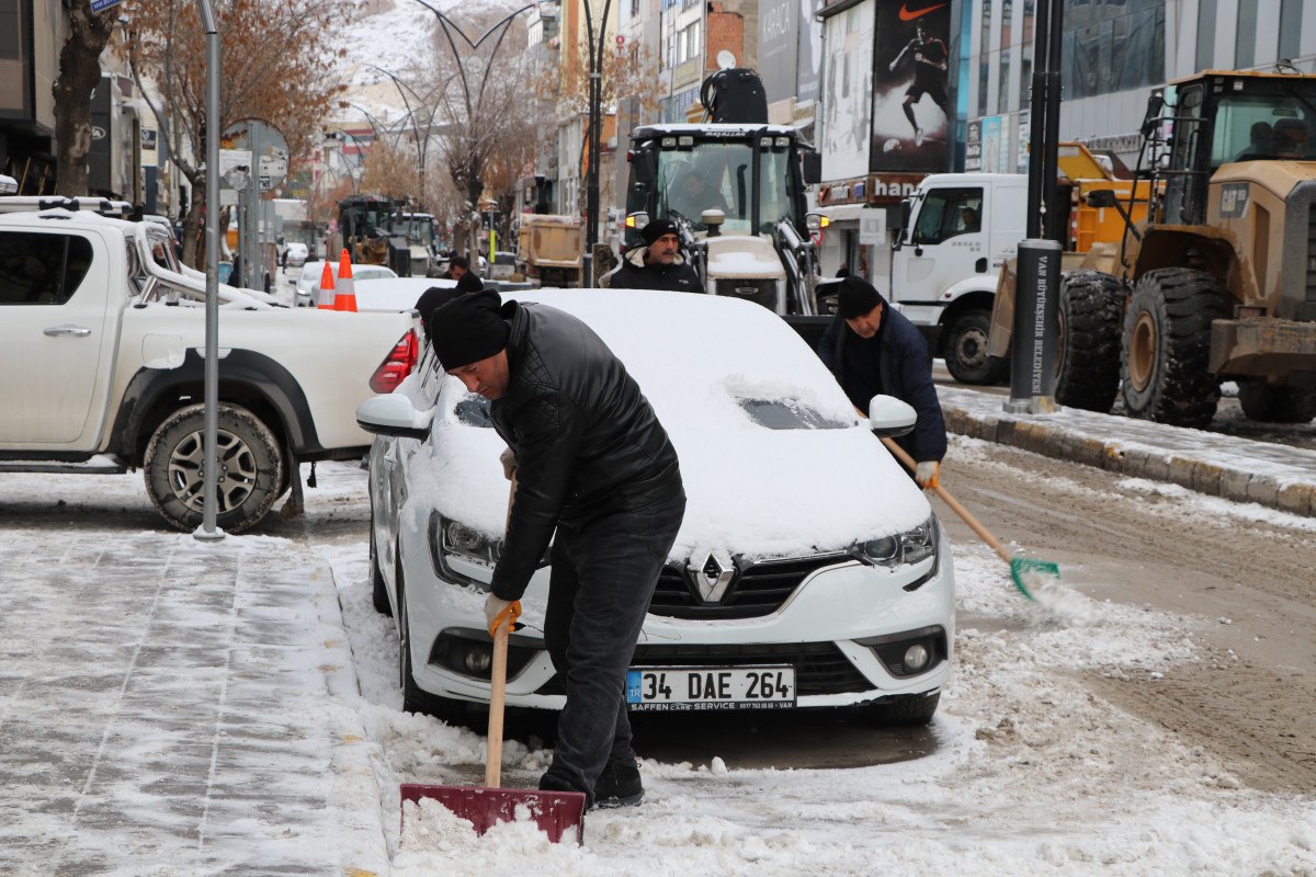 vanda 255 yerlesim yeri ulasima kapandi 1 fZNTtLSn