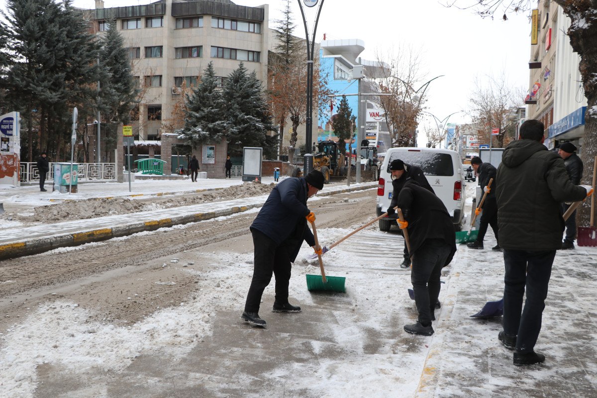 vanda 255 yerlesim yeri ulasima kapandi 2 feyDRZjU