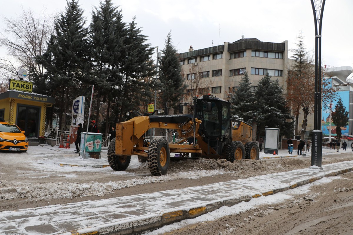vanda 255 yerlesim yeri ulasima kapandi 6