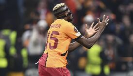 victor osimhen pasi kime verebilirim diye bakiyorum w48Thhmr