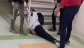 abdde ogrenci velisi okulu basti baska bir ogrenciyi oldurmeye calisti CPOxUCEA