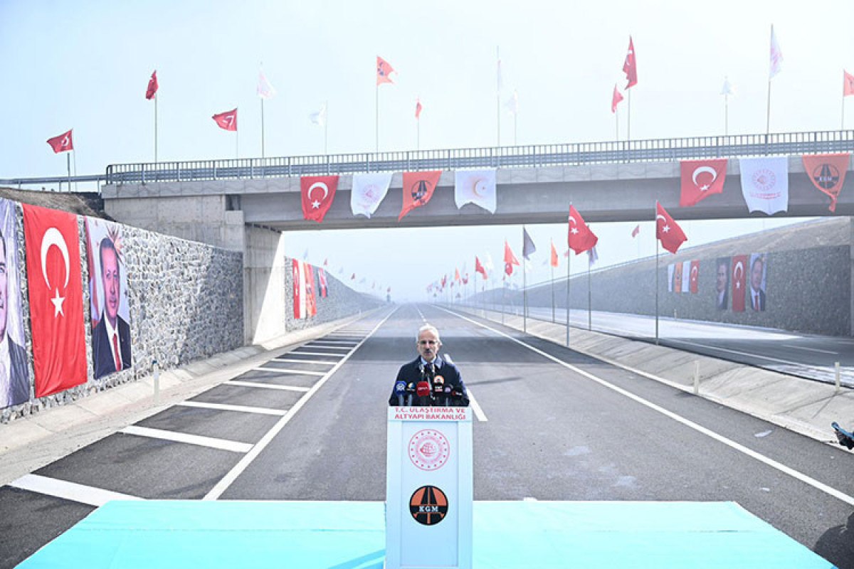 abdulkadir uraloglu elazig harput yolunda guzergahi 2 km kisaltarak ulasimi sehir disina tasidik 1 l3zFI5Wf